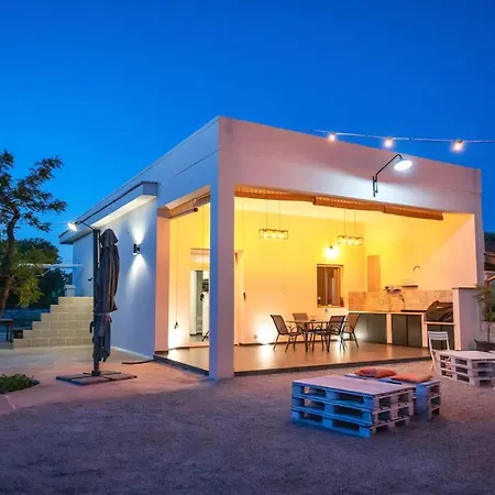 L' Angolo Da Dora Feriehus Carovigno